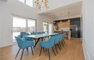 Amazing Home In Grubine With Sauna - Grubine - 5