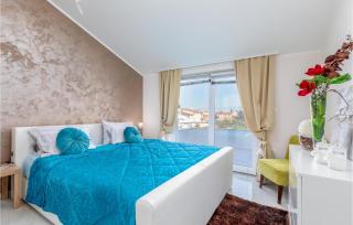 Beautiful Home In Pula With Jacuzzi - 3