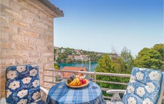 4 Bedroom Beautiful Home In Supetar - Supetar - 4