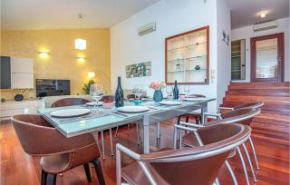 4 Bedroom Stunning Home In Brodarica - Brodarica - 6