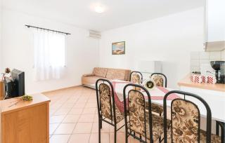 1 Bedroom Amazing Apartment In Vidalici - Kustići - 5
