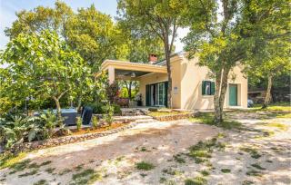 Nice Home In Ostrobradic With Jacuzzi - Sveti Anton - 4