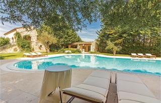 Gorgeous Home In Bale With Wifi - Bale - 0