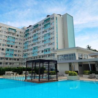 Oceanview 2-bedroom Condo Unit - 0