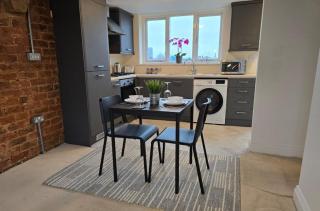Stylish City Centre Apartment with Parking - Preston - 6