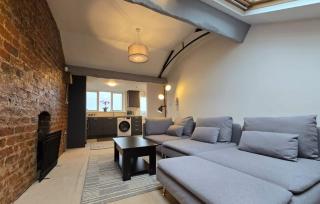 Stylish City Centre Apartment with Parking - Preston - 9