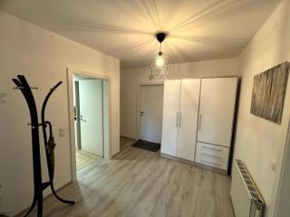 Schöne Wohnung in grüner Lage mit Fitnessgerät - Linz - 2