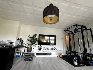 Schöne Wohnung in grüner Lage mit Fitnessgerät - 5