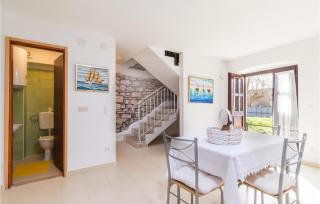 1 Bedroom Awesome Home In Bale - Krmed - 6