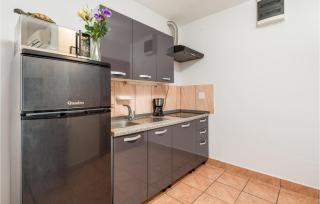 1 Bedroom Awesome Apartment In Vrh - Vrh - 3