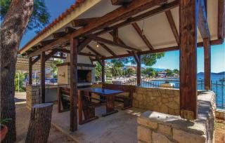 2 Bedroom Awesome Apartment In Banjol - Banjol - 6