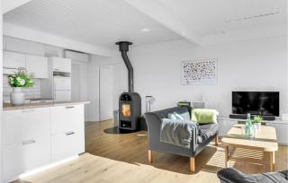 4 Bedroom Awesome Home In Dronningmølle - Dronningmølle - 8