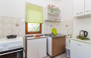 Stunning Apartment In Valbandon - Valbandon - 6