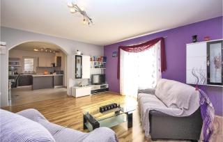 Three-Bedroom Holiday Home In Bibici - Bibići - 9