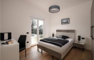 Cozy Home In Peroj With Wifi - 5