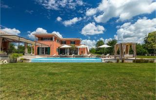Villa Villag - - 5