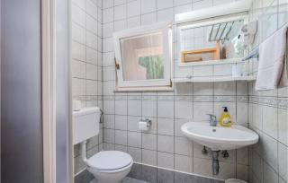 1 Bedroom Awesome Apartment In Baska - 3