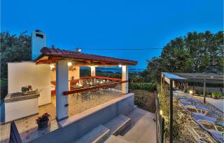 Nice Home In Kastel Luksic With Jacuzzi - Kaštela - 3
