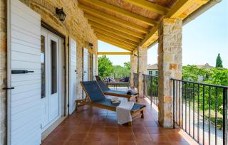 4 Bedroom Cozy Home In Sveti Lovrec - Jakići - 3
