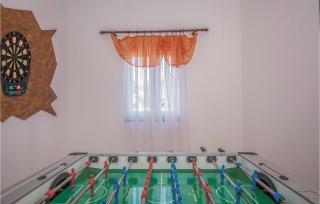 4 Bedroom Amazing Home In Pavicini - 7