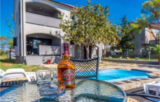 4 Bedroom Stunning Home In Privlaka - Privlaka - 9