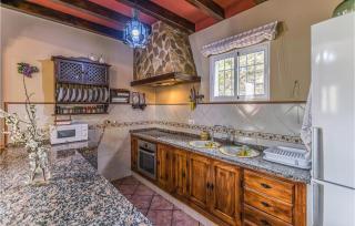 Stunning Home In Córdoba With Kitchen - Carcabuey - 4