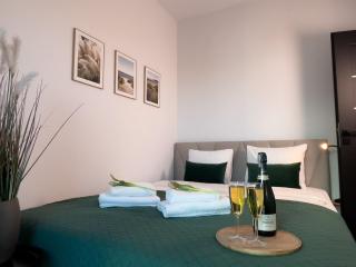 URBAN APARTMENTS Global - 21st Floor No 5 - Air Condition - Free Garage - 1