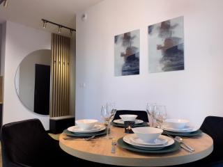 URBAN APARTMENTS Global - 21st Floor No 5 - Air Condition - Free Garage - 2
