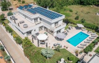 8 Bedroom Beautiful Home In Liznjan - Ližnjan - 2