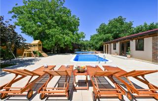 Gorgeous Home In Bjelovar With Sauna - 1