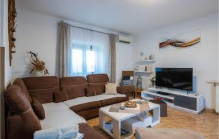 Cozy Home In Marcana With Jacuzzi - Marčana - 6