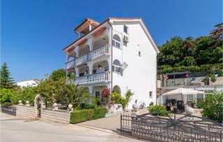 Beautiful Apartment In Crikvenica - Crikvenica - 4
