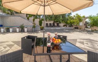 Beautiful Apartment In Crikvenica - 3