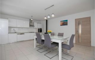 Awesome Home In Imotski With Jacuzzi - Imotski - 5