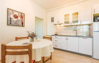 Beach Front Apartment In Supetarska Draga - 8