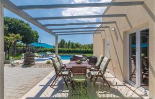 Stunning Home In Bale - 2