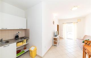 Awesome Apartment In Poljica With Wifi - Poljica - 4