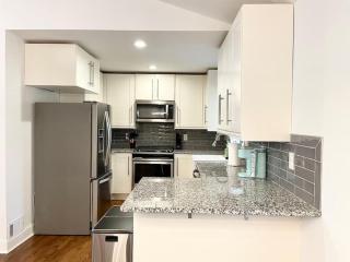Modern Retreat in Decatur - Decatur - 9