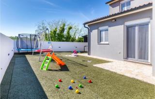 4 Bedroom Awesome Home In Valtura - Valtura - 3