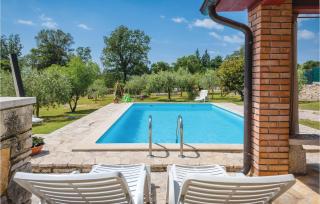 2 Bedroom Awesome Home In Rovinj - Spanidiga - 4