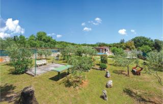 2 Bedroom Awesome Home In Rovinj - Spanidiga - 3
