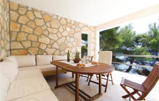 Six-Bedroom Holiday Home In Prizba - Prizba - 4