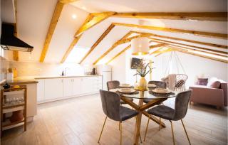 Stunning Home In Vrsi With Wifi - Poljica - 4
