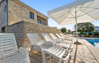 Stunning Home In Unesic - Unešić - 3