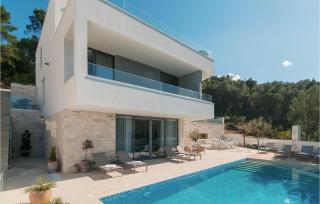 Awesome Home In Splitska With Sauna - 1