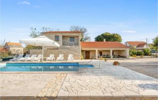 Stunning Home In Unesic - Unešić - 4