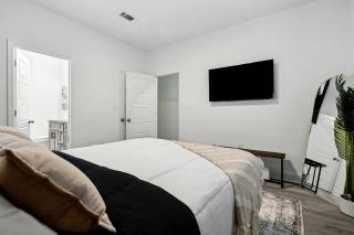 Elegant 5BR Getaway in NOLA - New Orleans - 4