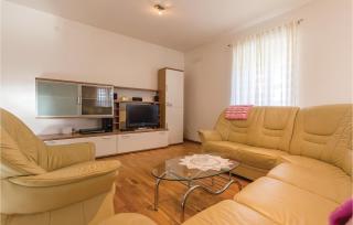 Stunning Home In Plomin With Wifi - 3