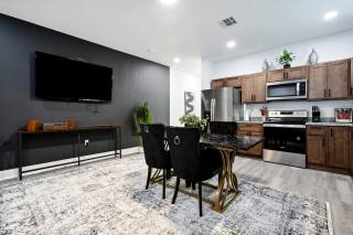 Elegant 5BR Getaway in NOLA - 2