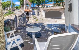 Three-Bedroom Holiday Home In Praputnjak - Praputnjak - 4